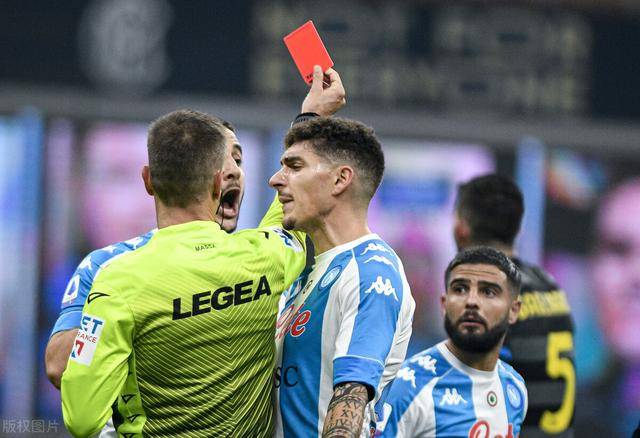  那不勒斯战术调整收奇效  